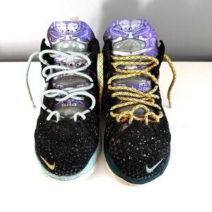 Nike LeBron 18 Reflections size 6.5 but fit like 7 US